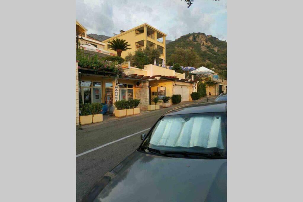 Bmv Room For 2-3 With Greenery View Sveti Stefan Extérieur photo